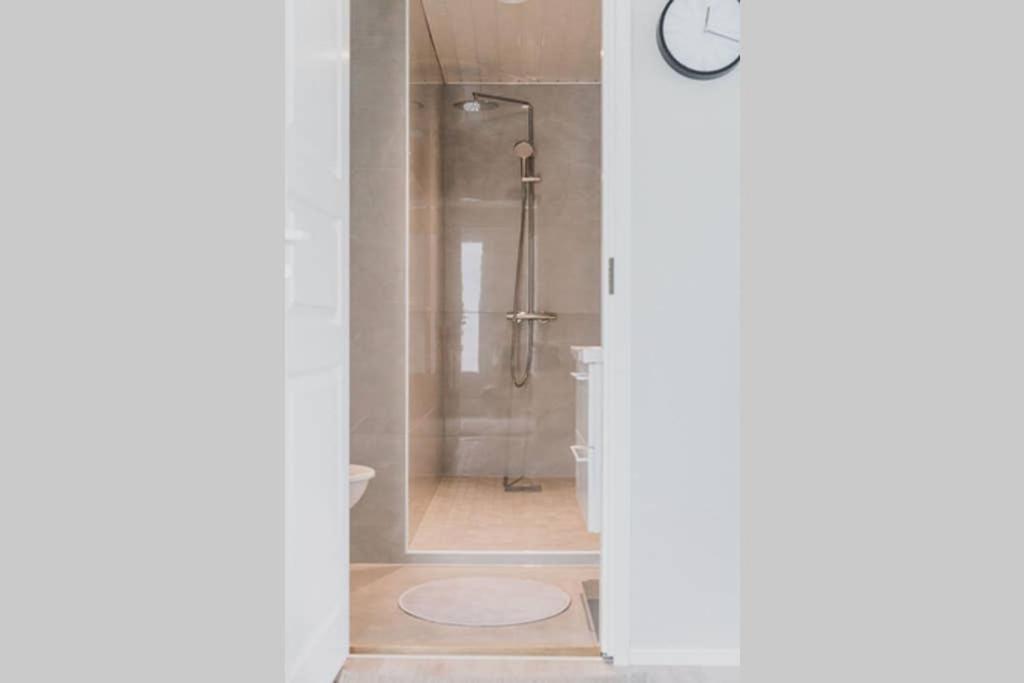 Beautiful New Studio Apartment Nearby The Center Turku Exterior photo